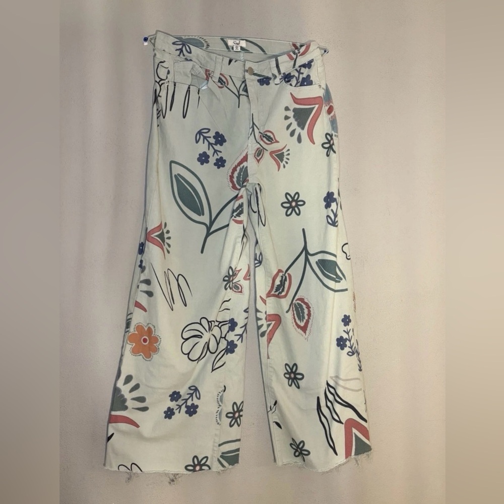 Green Easel “In Bloom” Wide Leg Floral Jeans With Raw Hem- Size Small